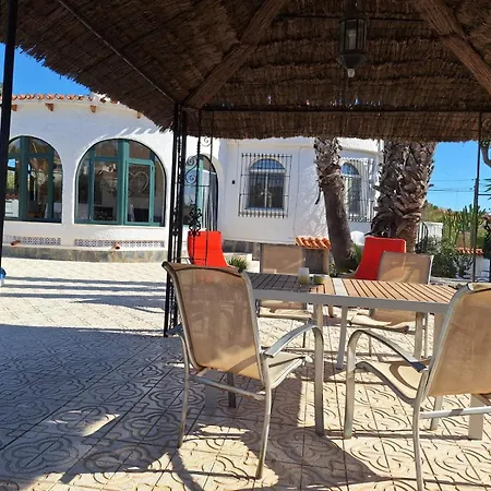 Casa Geuens بيت للعطل *